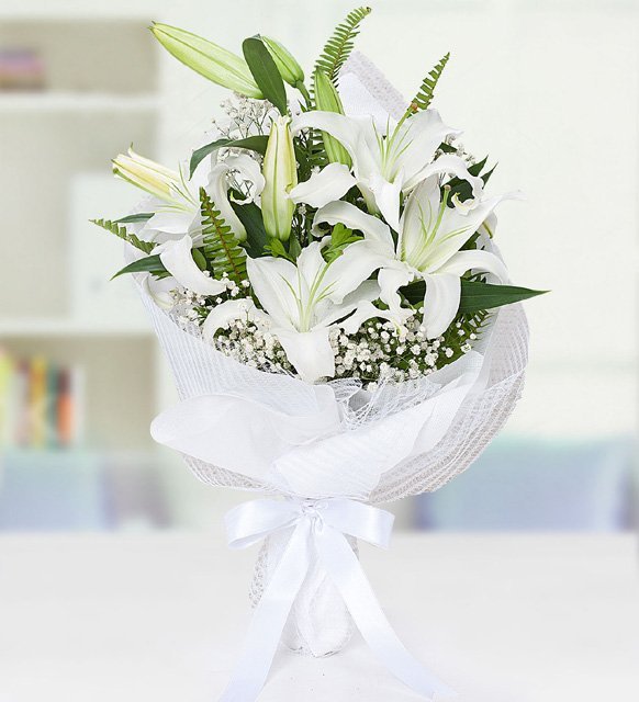 beyaz lilyum buketi 1